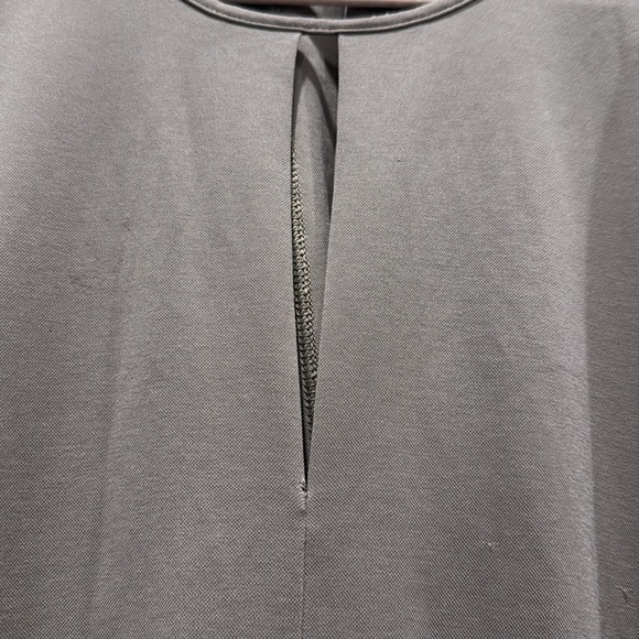 🚨2/$10‼️BcbgMaxAzria Andy Romper - Picture 6 of 13